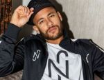 Imagem da notícia Idênticos? Sósia de Neymar gasta valor astronômico com procedimento estético no nariz: “Ficar mais parecido”