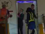Imagem da notícia Após câmeras flagrarem 'tapa' de Brigitte em Emmanuel Macron, polêmicas do relacionamento voltam à tona