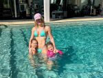 Imagem da notícia Virginia Fonseca curte piscina com os filhos em Goiânia e mostra corpo definido durante feriado prolongado de domingo