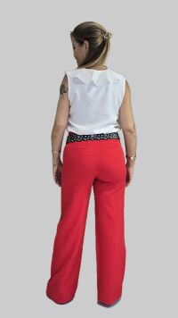 Imagem adicional 6 do item Calça Vermelha Reta de Alfaiataria com Cinto Integrado e Vinco Frontal - Sofisticação e Estilo para Looks Modernos