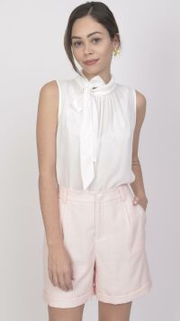 Imagem adicional 4 do item Short Rosa Acinturado de Alfaiataria com Barra Italiana e Prega Frontal - Sofisticação e Versatilidade para Seu Guarda-Roupa