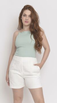 Imagem adicional 0 do item Short Curto Branco de Alfaiataria - Sofisticação e Modernidade com Design Minimalista