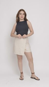 Imagem adicional 0 do item Saia-shorts Bege com Detalhe Transpassado Vicky Sense - Conforto e Estilo
