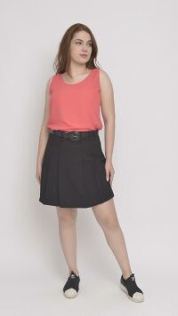 Imagem adicional 1 do item Saia-shorts de Alfaiataria Preto com Pregas - Conforto e Versatilidade