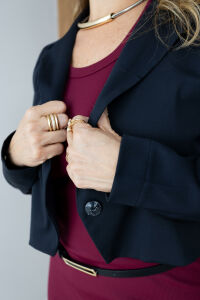 Imagem adicional 0 do item Blazer Cropped Sofia - Preta - Alfaiataria Moderna com Toque Fashion