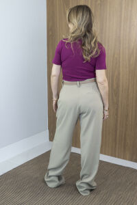 Imagem adicional 6 do item Blusa Aurora - Uva - Estilo e Atitude com Canelado Sofisticado e Spikes nos Ombros