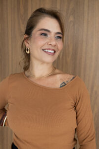 Imagem adicional 2 do item Blusa Janaina - Caqui - Canelada, Moderna e com Decote Assimétrico de M/L