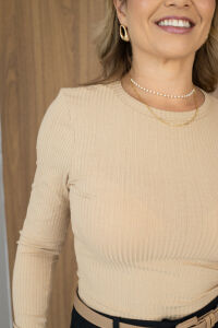 Imagem adicional 2 do item Blusa Lia - Bege - Cropped Canelada de Manga Longa com Gola Careca