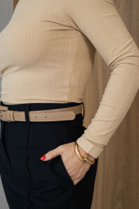 Imagem adicional 3 do item Blusa Lia - Bege - Cropped Canelada de Manga Longa com Gola Careca