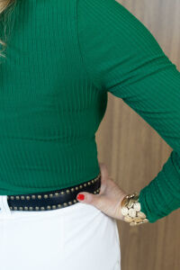 Imagem adicional 4 do item Blusa Lia - Verde - Cropped Canelada de Manga Longa com Gola Careca