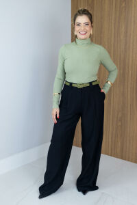 Imagem adicional 0 do item Blusa Lia - Verde - Canelada, Gola Alta e Elegância Atemporal para o Dia a Dia