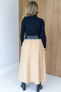 Imagem adicional 3 do item Blusa Regina Cropped Canelada  - Preta - Justa na Medida e Ideal para o Dia a Dia