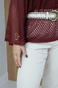 Imagem adicional 5 do item Blusa Trama em Tricot Vazado - Marsala - Transparência e Estilo em Uma Peça Cheia de Personalidade