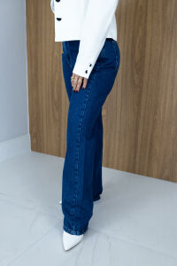 Imagem adicional 2 do item Calça Jade - Jeans - Modelagem Reta, Caimento Clássico e Estilo Atemporal