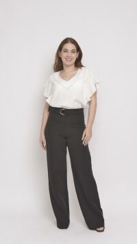 Imagem adicional 2 do item Calça Preta Reta de Alfaiataria com Cinto Integrado e Vinco Frontal - Sofisticação e Estilo para Looks Modernos