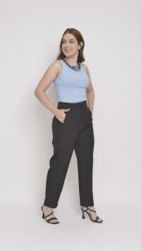 Imagem adicional 0 do item Calça Skinny Preta de Alfaiataria de Cintura Alta com Bolsos Faca - Elegância e Ajuste Perfeito para Diversas Ocasiões