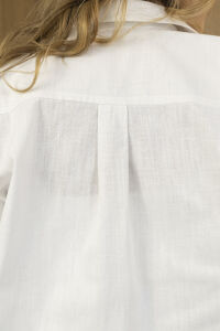 Imagem adicional 6 do item Camisa Feminina Lúmen - Branca - Manga Curta em 100% Algodão