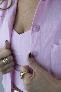 Imagem adicional 3 do item Camisa Feminina Lúmen - Rosa- Manga Curta em 100% Algodão