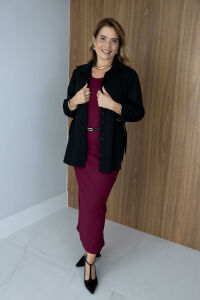 Imagem adicional 1 do item Camisa Raphaela em Tricoline - Preta - com Ajuste Lateral na Cintura