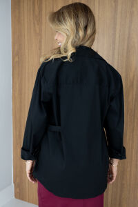Imagem adicional 3 do item Camisa Raphaela em Tricoline - Preta - com Ajuste Lateral na Cintura