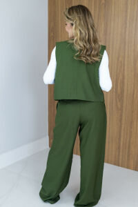Imagem adicional 4 do item Colete Iris - Verde - Com decote redondo e botões com efeito amadeirado