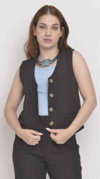 Imagem adicional 4 do item Colete Teresa Preto – Alfaiataria Feminina Elegante e Refinada