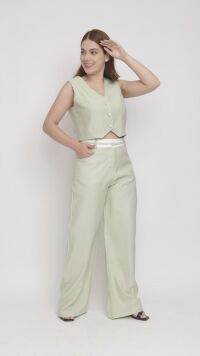 Imagem adicional 1 do item Conjunto Verde de Alfaiataria Feminino: Calça Reta com Listras no Cós e Colete para Elegância e Estilo Moderno