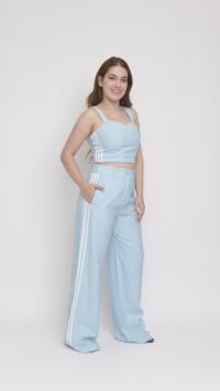 Imagem adicional 1 do item Conjunto Azul de Alfaiataria Feminino: Calça Reta e Cropped com Listras Laterais para Estilo Sofisticado