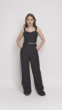Imagem adicional 0 do item Conjunto Preto de Alfaiataria Feminino: Calça Reta e Cropped com Listras Laterais para Estilo Sofisticado