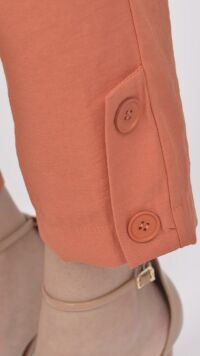 Imagem adicional 2 do item Conjunto de Alfaiataria Elegante com Calça Cropped Slim e Regata Sofisticada - Terracota