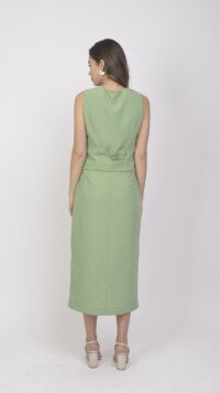 Imagem adicional 1 do item Conjunto de Alfaiataria com Saia Longa e Colete com Botões Detalhados Paula Positano - Estilo e Sofisticação - Verde