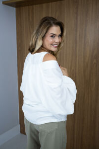 Imagem adicional 1 do item Kimono Isadora em Viscolinho - Branco - Leveza, Estilo e Versatilidade para Todas as Ocasiões