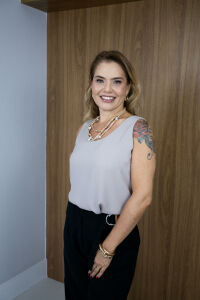 Imagem adicional 2 do item Regata Feminina em Crepe – Mocha - Leveza e Sofisticação para o Dia a Dia