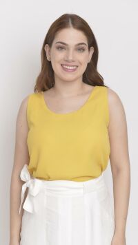 Imagem adicional 1 do item Regata Feminina Amarelo Mostarda em Crepe com Decote U - Versátil e Elegante