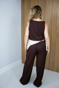 Imagem adicional 2 do item Regata Isadora em Viscolinho - Marrom - Elegância Natural para o Dia a Dia