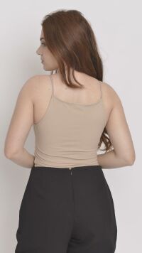 Imagem adicional 2 do item Regata Canelada Bege com Alças Finas - Conforto e Sofisticação para o Dia a Dia
