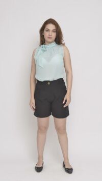Imagem adicional 1 do item Regata Verde Água em Crepe com Gola Refinada e Detalhe de Laço - Elegância e Versatilidade