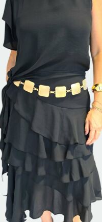 Imagem adicional 5 do item Blusa Assimétrica Bia Boho Chic com Alça e Manga - Elegância e Estilo em Cada Detalhe