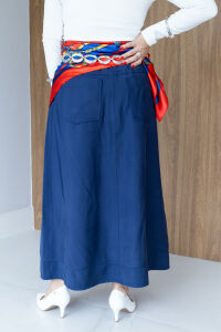 Imagem adicional 4 do item Saia Brendah Midi - Azul Marinho - com Elástico na Cintura – Versátil e Confortável
