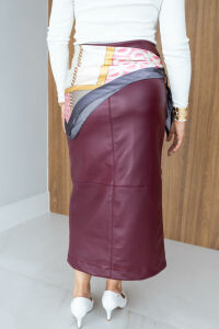 Imagem adicional 5 do item Saia Estela Midi - Marsala - Sustentabilidade e Elegância em Cada Detalhe