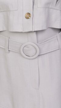 Imagem adicional 3 do item Saia Longa Cinza com Cinto e Bolso Lateral: Elegância, Conforto e Estilo para Qualquer Ocasião