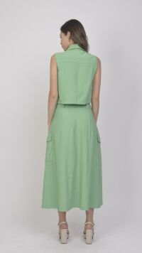 Imagem adicional 2 do item Colete de Alfaiataria Feminino Verde com Bolso Frontal e Detalhes Sofisticados