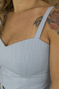 Imagem adicional 3 do item Top Cropped Feminino Lúmen - Azul - com Decote Coração e Alça Regulável