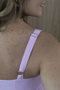 Imagem adicional 5 do item Top Cropped Feminino Lúmen - Rosa - com Decote Coração e Alça Regulável