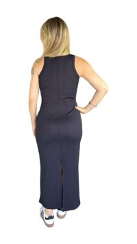 Imagem adicional 0 do item Vestido Preto de Malha Poliamida Canelada com Decote U e Fenda - Conforto e Estilo para Todas as Estações