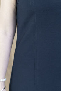 Imagem adicional 5 do item Vestido Longo Noite de Verão - Preto - Elegância Descomplicada com Alças Largas e Zíper Discreto
