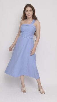 Imagem adicional 4 do item Vestido Midi de Alfaiataria Azul com Alça Assimétrica e Corpete Estilo Princesa - Estilo Moderno e Glamouroso