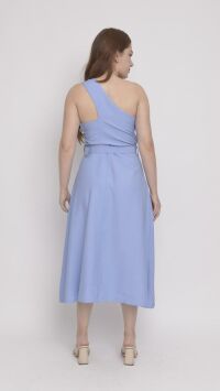 Imagem adicional 3 do item Vestido Midi de Alfaiataria Azul com Alça Assimétrica e Corpete Estilo Princesa - Estilo Moderno e Glamouroso