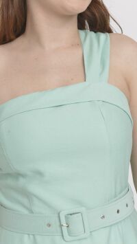 Imagem adicional 4 do item Vestido Midi de Alfaiataria Verde com Alça Assimétrica e Corpete Estilo Princesa - Estilo Moderno e Glamouroso