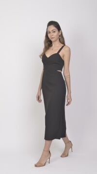 Imagem adicional 4 do item Vestido Tubinho Preto de Alfaiataria com Decote Coração e Aberturas Laterais - Elegância Clássica e Sofisticação para Ocasiões Especiais